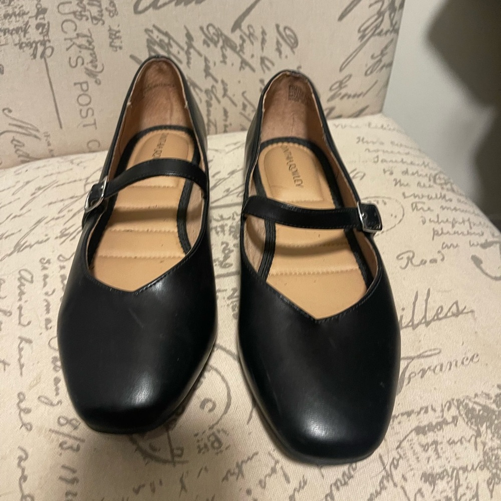 Ballet flats with buckle
